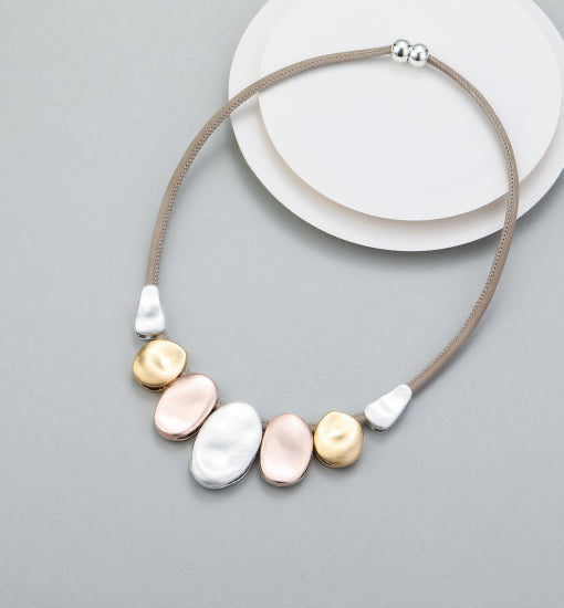 Mixed gold pebble Necklace