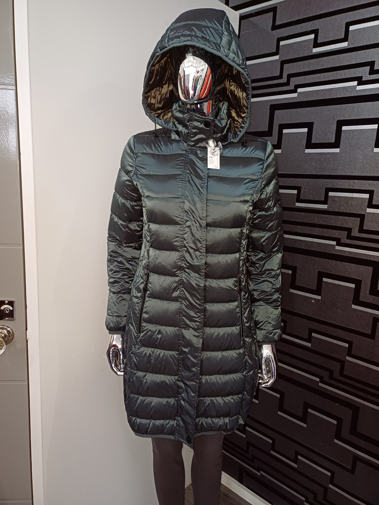 2x down outlet coat