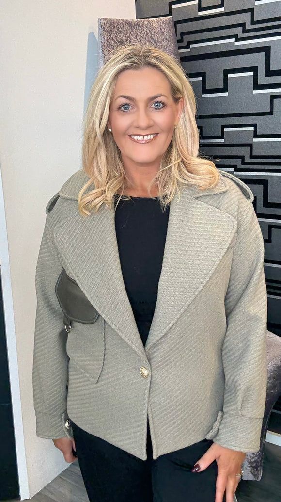 FLYGIRL short khaki coat