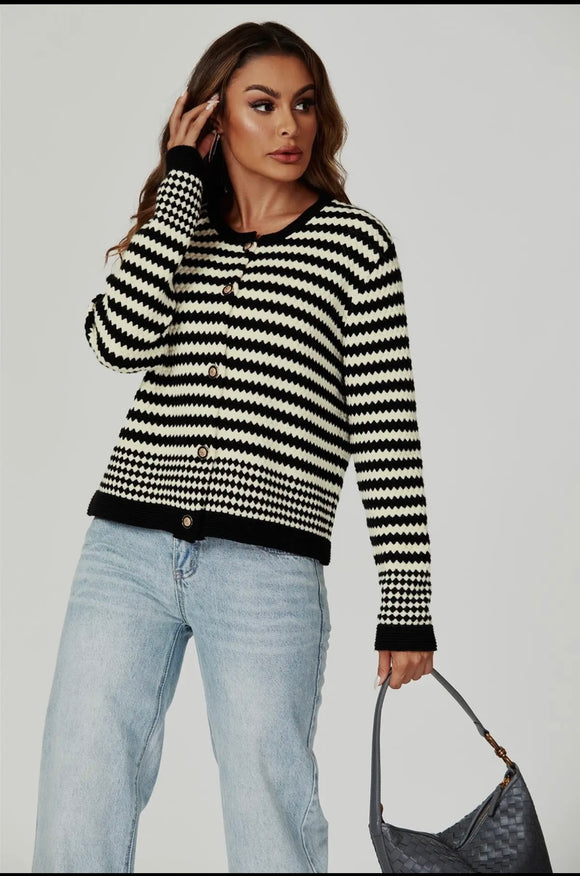 Geo Patterned knitted Cardigan in black