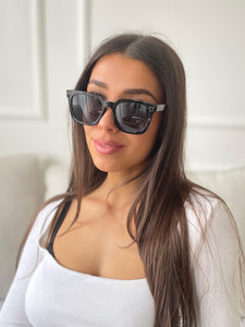 Vicky Oval Black Sunglasses