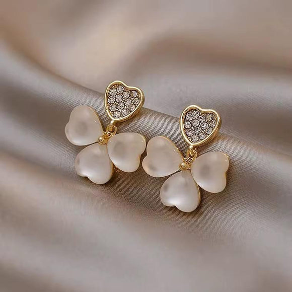 Dainty Heart Earring
