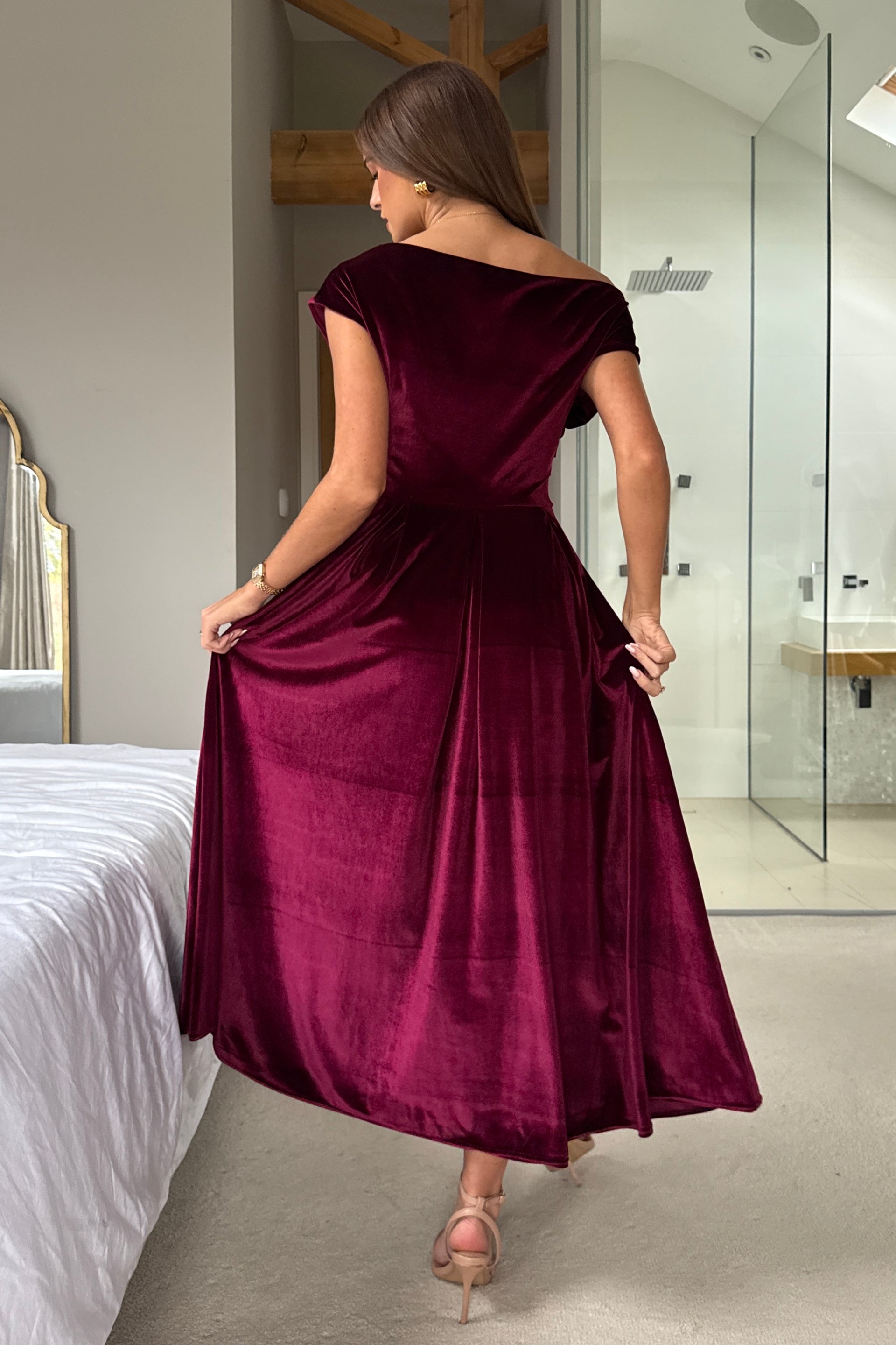 ワンピース Betty layered dress Betty Asymmetric Neckline Skater Midi Berry Velvet – L's Boutique