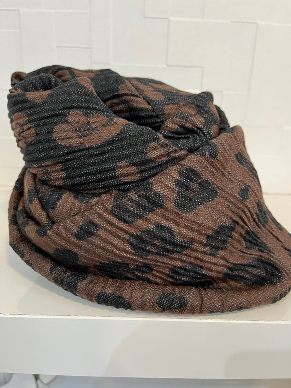 Super Waffle Brown/black leopard print scarf